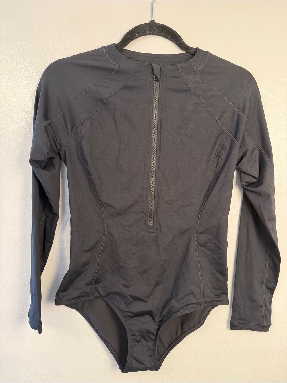 Athleta Women’s long sleeve one piece swim suit size small petite